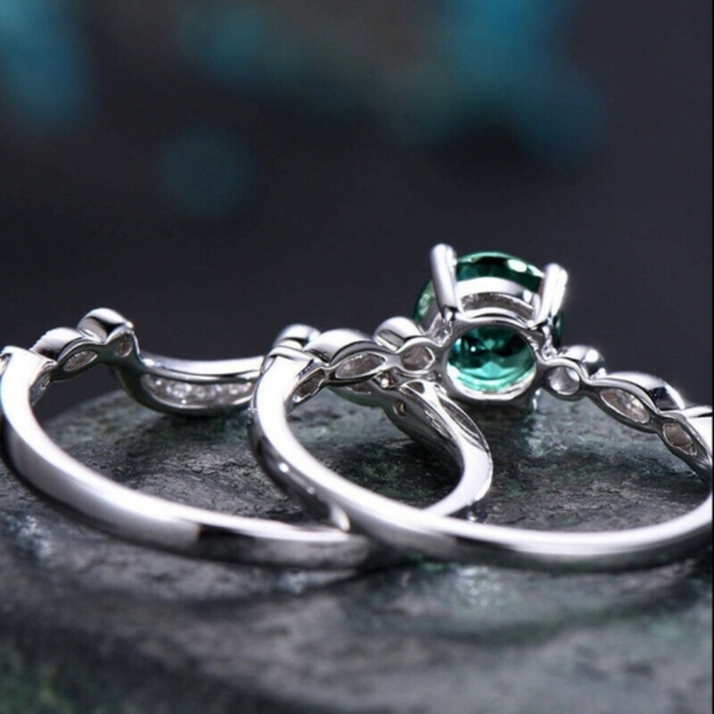 Beautiful 925 Silver set Rings Round Cut Emerald - Picture 4 of 4